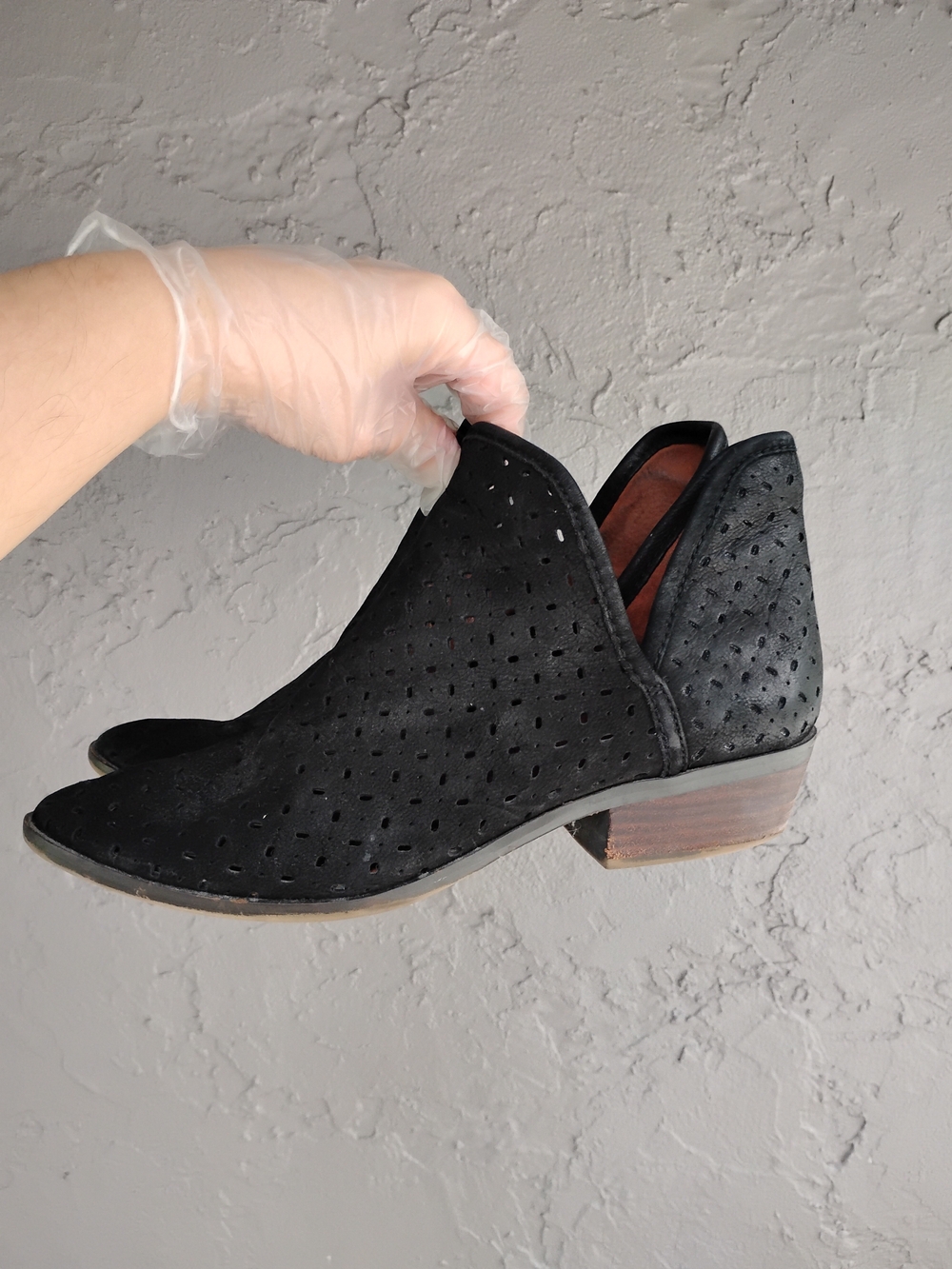 Lucky Brand Womens Slip On Shoes Perforated Suede Black Booties Size 8 Comfort